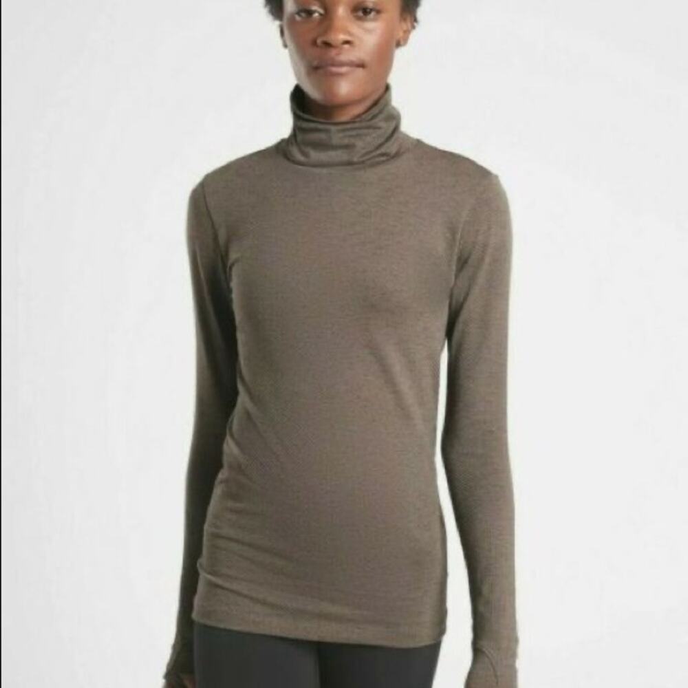 Athleta Flurry Blizzard Shine Turtleneck Top Coffee House